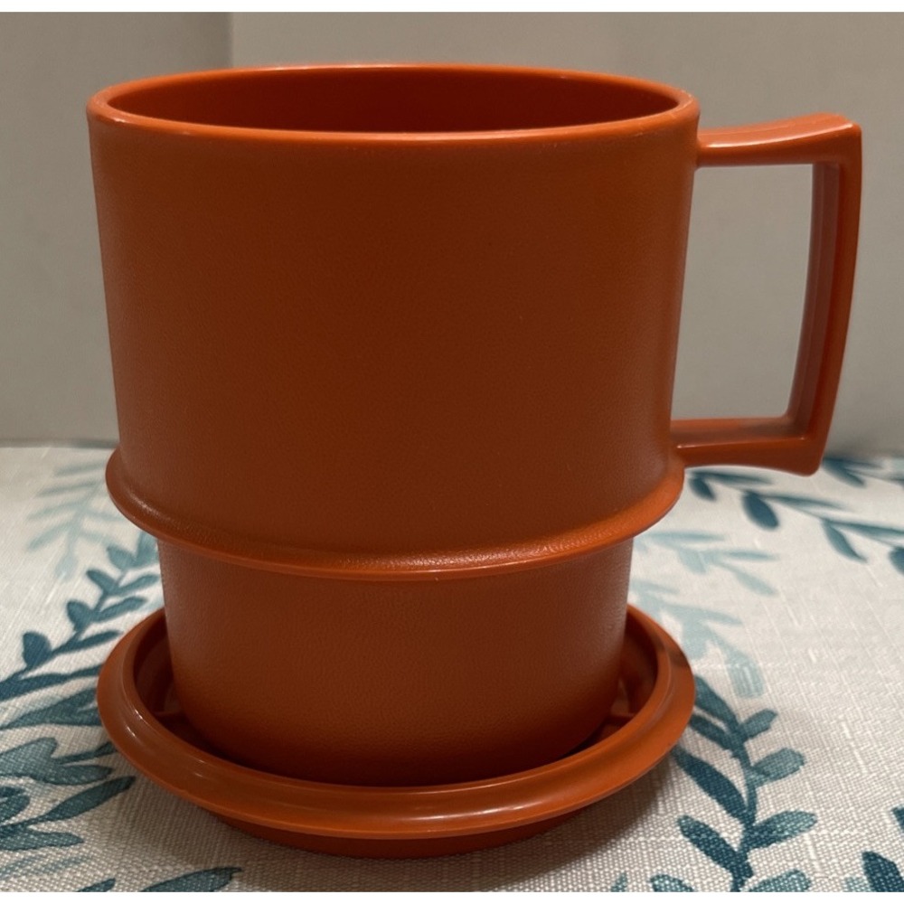 Vintage Tupperware 1312-11 Stacking‎ Mug W/ Lid Coaster 1313-4 Orange